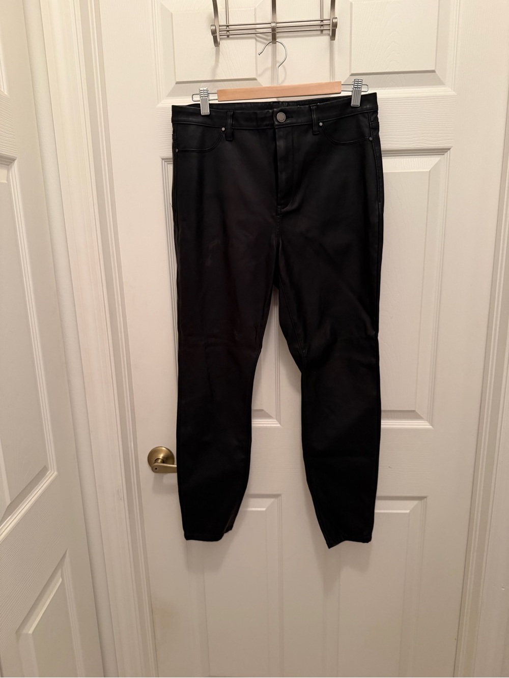 Blank NYC Black Ankle Cropped Pants